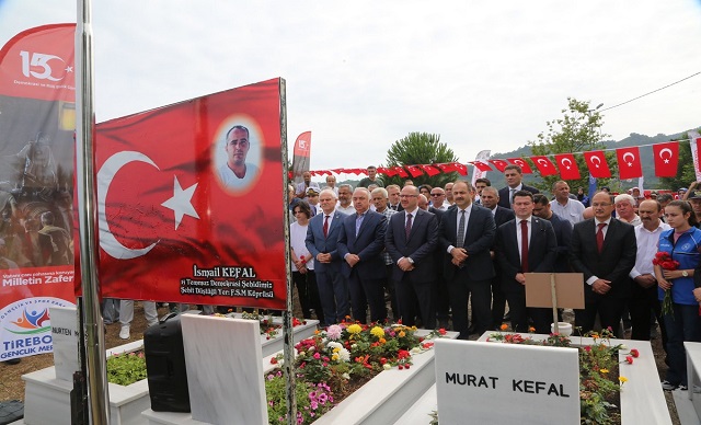 Kabri Başında Dualarla Anıldı