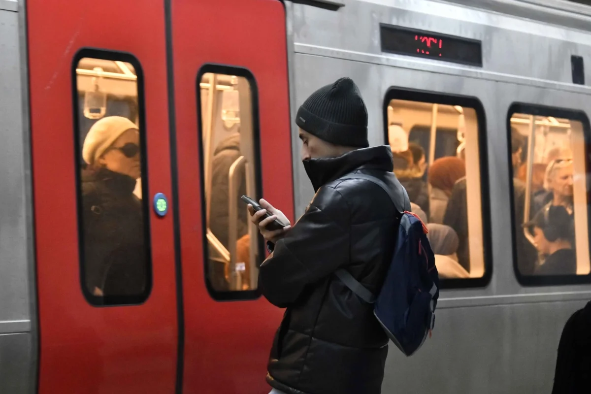 Ankaralılar Metroda Kesintisiz Haberleşmenin Keyfini Yaşıyor