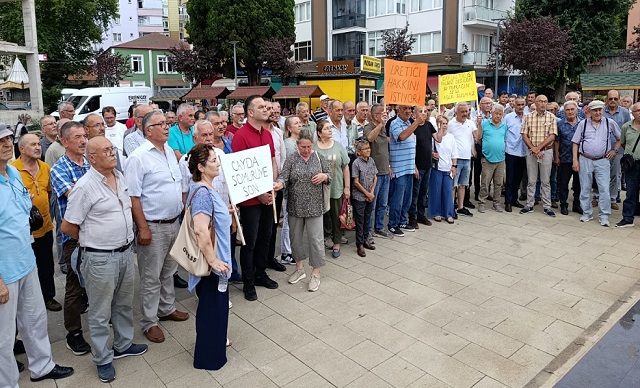 Eynesil’de Çay Üreticileri Ayakta